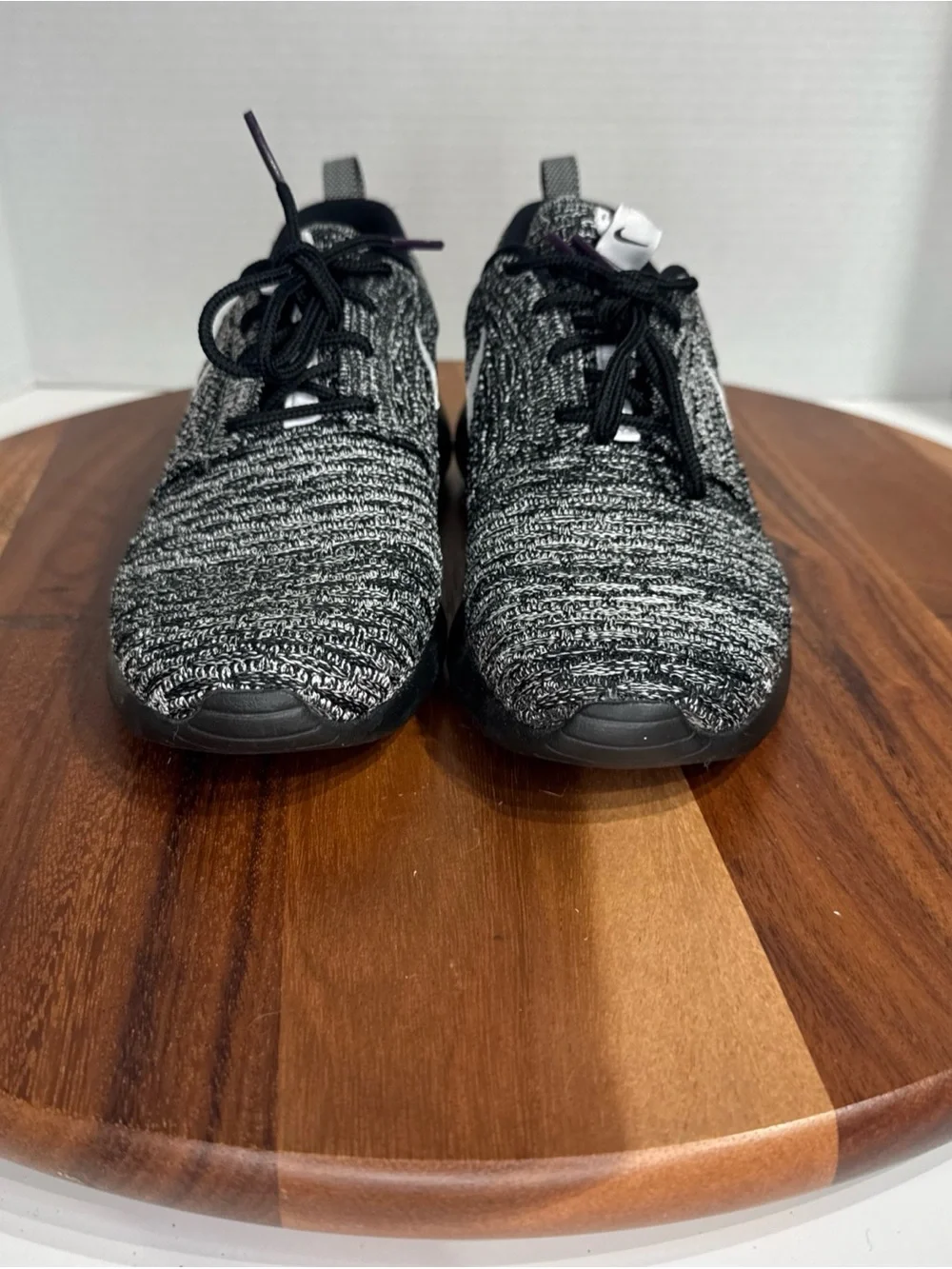 Nike Roshe One Flyknit Women’s Size 5.5 Black White Athletic sneaker 704927-001